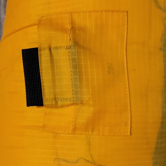 Men Like New Polar Gear reversible yellow & black Vest pocket is carrying bag LG - Picture 12 of 16